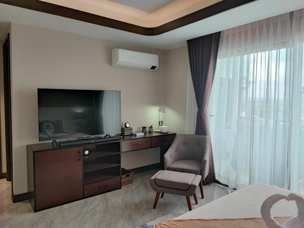One Euphoria Prime Suite Hotel Angeles Esterno foto
