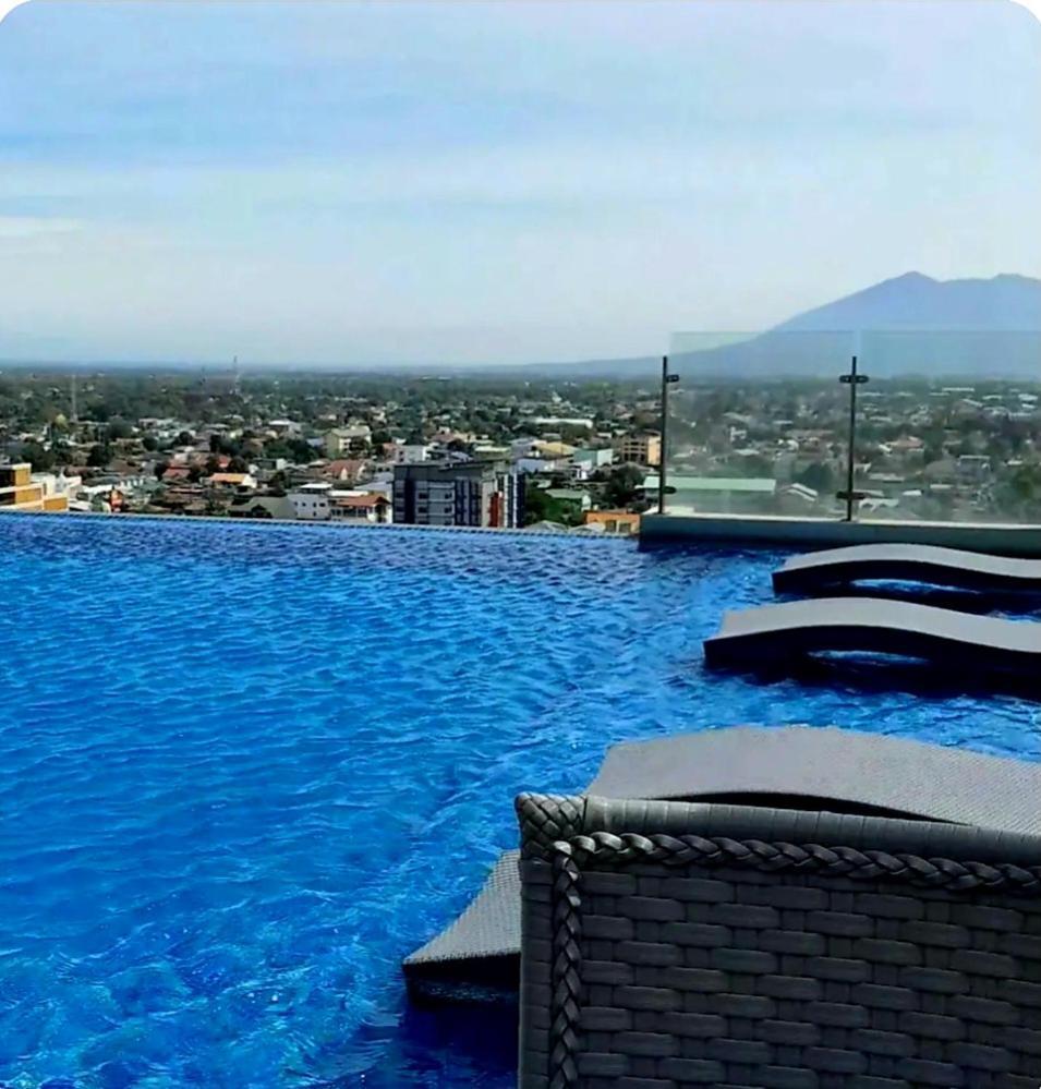 One Euphoria Prime Suite Hotel Angeles Esterno foto